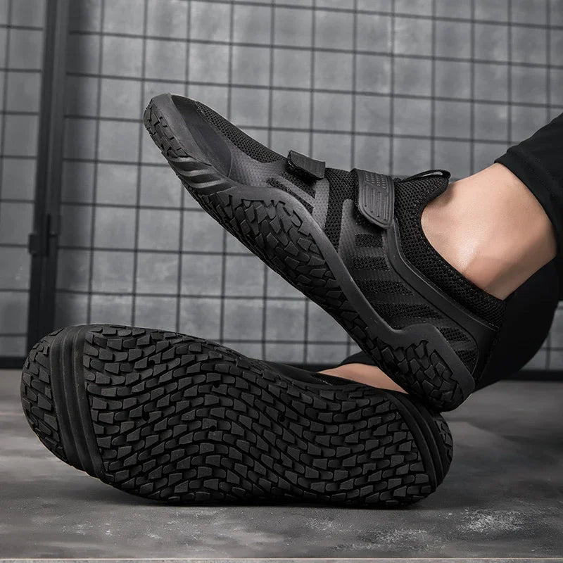 chaussures de musculation à semelles plates parfaites pour les squats et les deadlifts